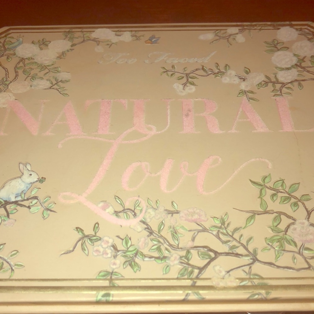 L.E. Natural Love palette